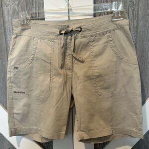 B056. Quechua Khaki shorts Sz Xs